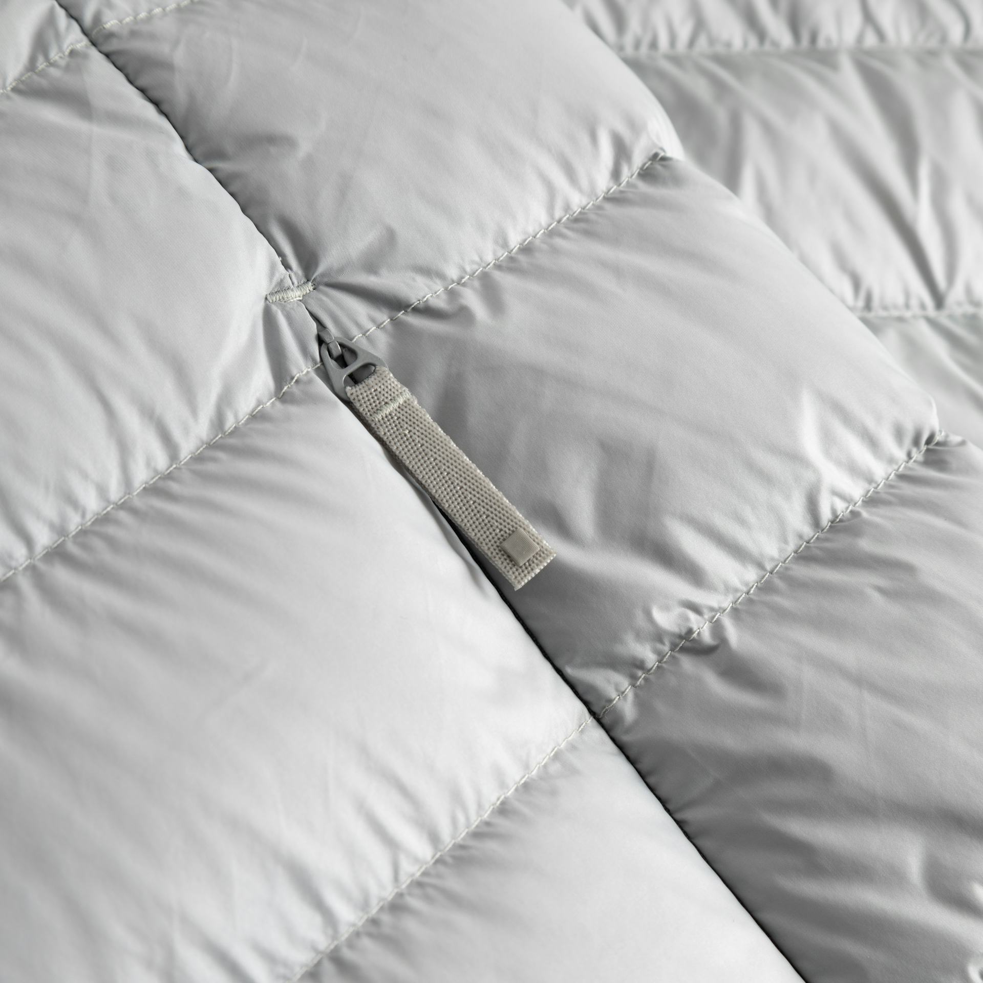 Men's Keilir Hooded Down Jacket Grey Sky