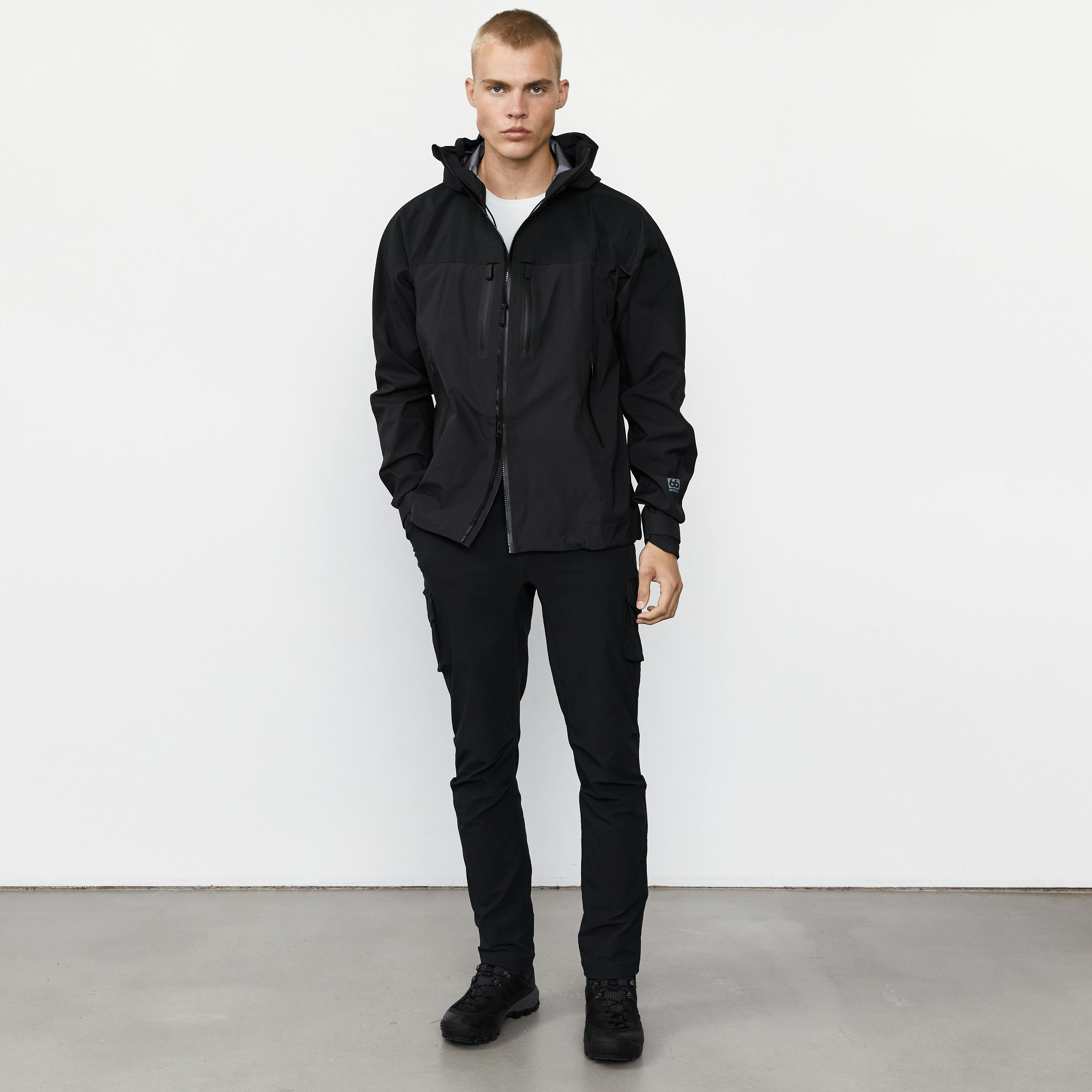 Professional GORE-TEX® Pro™ shell jacket