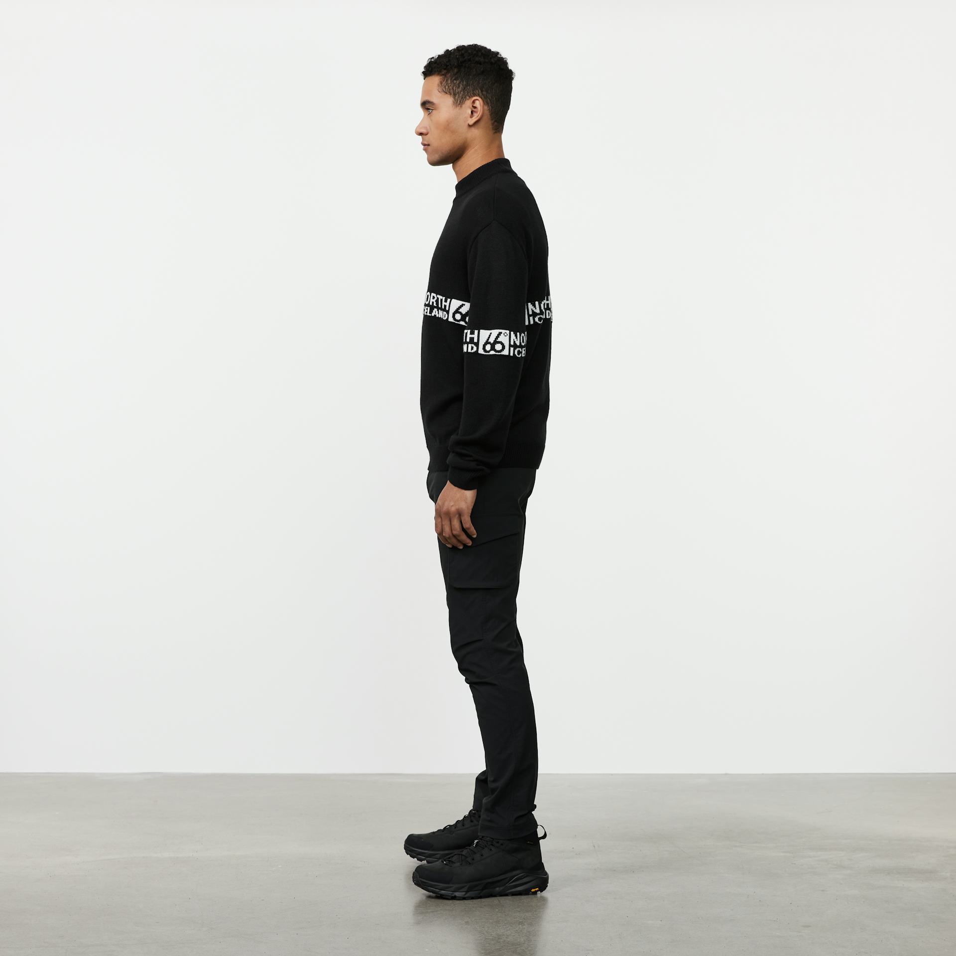 Dyngja Black