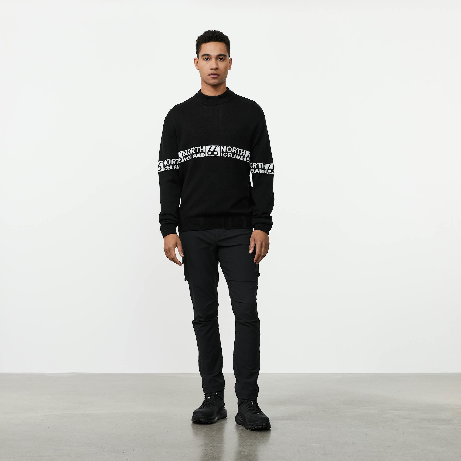 Dyngja Black