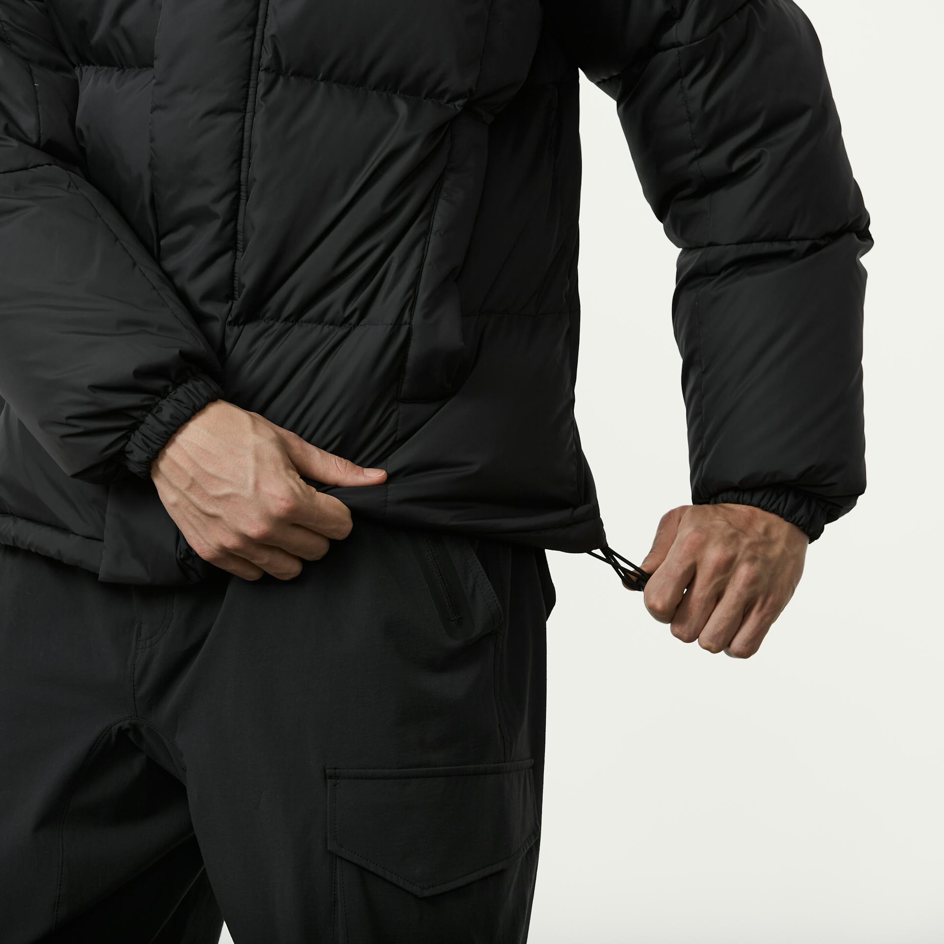 Dyngja Down Jacket Obsidian