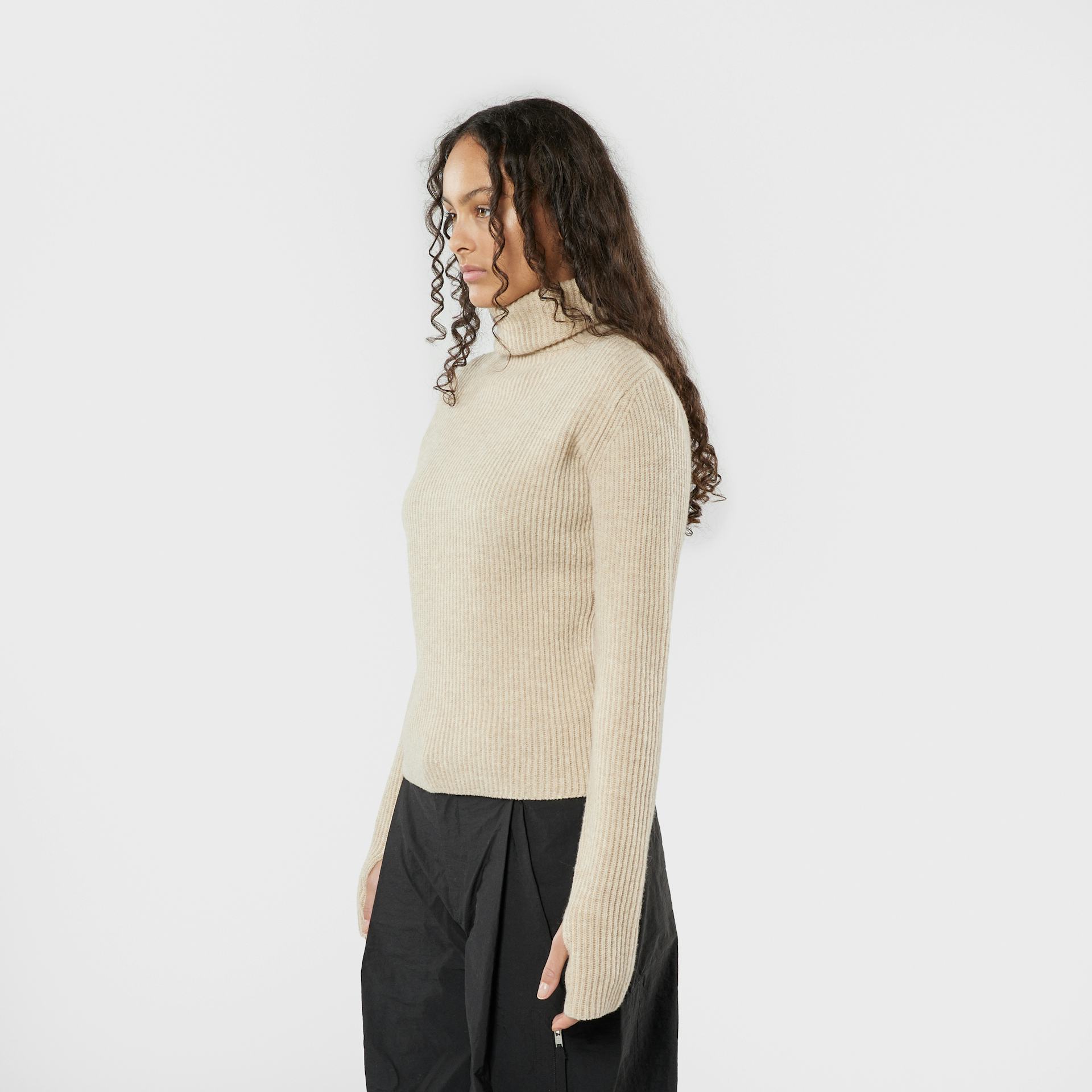 Vonarstraeti W Turtleneck