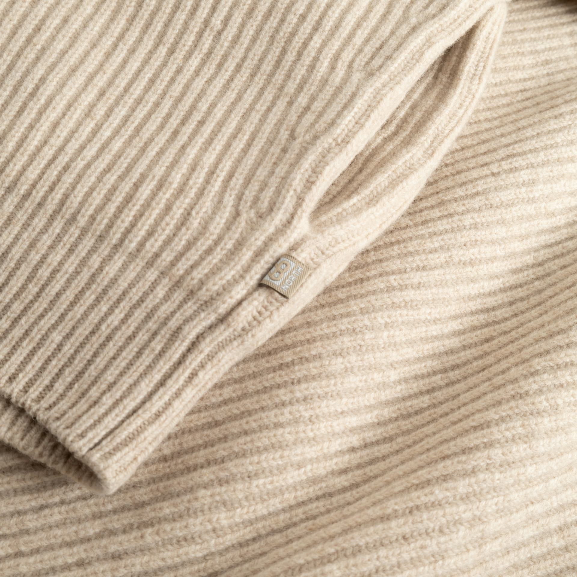 Vonarstræti Feather Gray